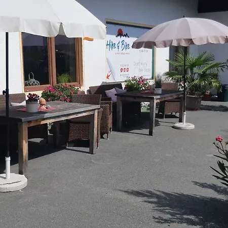 加尼诺依克酒店 3*